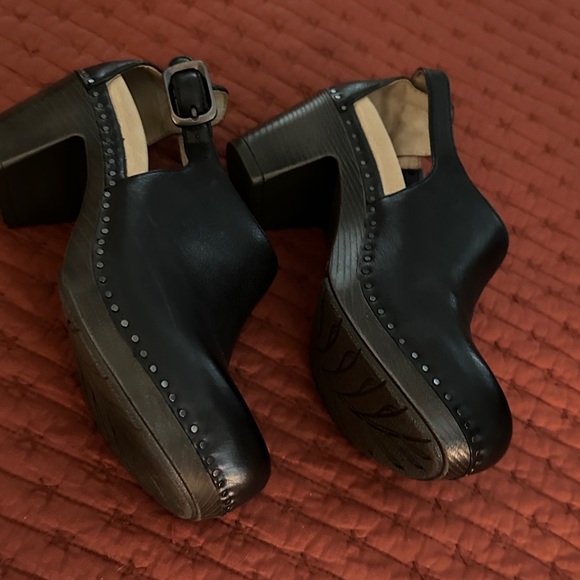 Dansko Sassy Black Leather - Picture 2 of 6